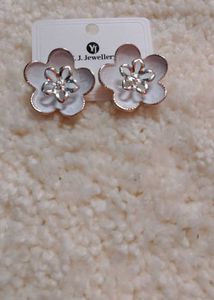 Elegant Flower &amp; Pearl Dangle Earrings