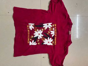Maroon T-shirt with Daisy Print