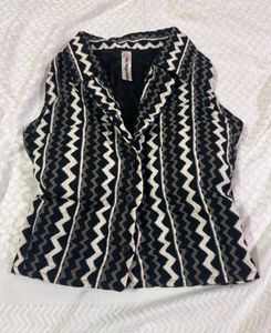 Stylish Sleeveless Blazer Top