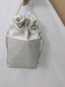 Chic Pearl Embellished Cube Bag