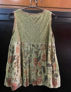 ✨ Beautiful Combo Set – 2 Stylish Tops/Shirts ✨