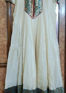 Unused Moti/off white colour Anarkali suit