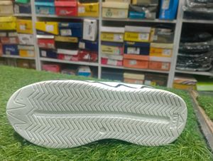 Jordon sneakers new one unused