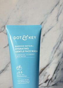 Dot &amp; Key Face Wash + trial pack freebies