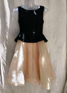 5J6. Chic Black & Peach Peplum Dress