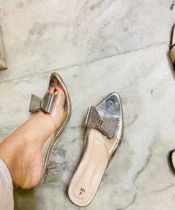 Silver Glittery Bow Detail Clear Heels🤍