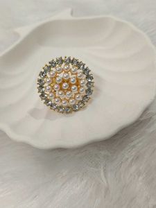 Elegant Pearl and Crystal Ring