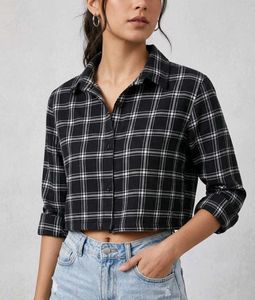 Chic Plaid Cropped Shirt