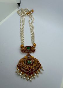 Elegant Pearl Necklace with Pendant ( combo set )