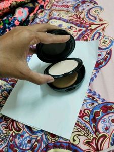 Huda Beauty 2in 1 Powder Cake