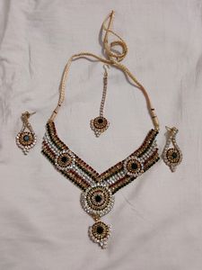 Malti colour Necklace With Mang Tika