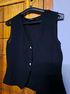 Chic Black Sleeveless Vest Top