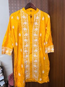 Chikankari Short Kurta 💛