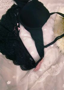 Hunkemoller Black Lace Padded Bra with brief 👍