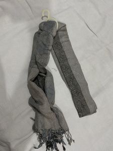 Vogele Grey textured scarf