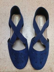 Stylish Navy Blue Cutwork Flats