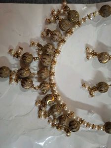 Beautiful Beaded Necklace &amp; Earring Set