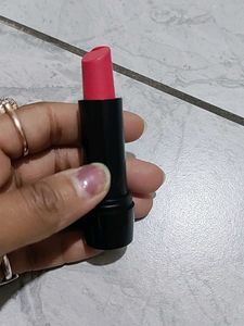 Elle 18 Color Pops Lipstick