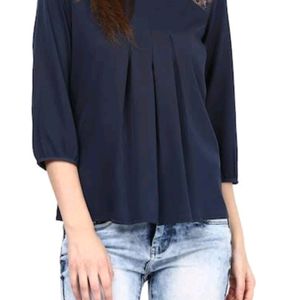 Harpa Navy blue crepe top