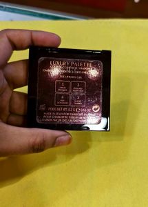 Charlotte Tilbury eyeshadow palette