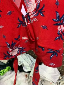 Chic Red Floral Tie-Front Crop Top
