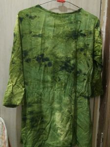 Green Tie-Dye Embroidered Kurta