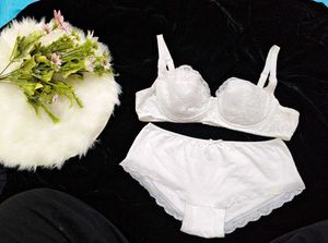 Elegant White Lace Bra with brief 👍