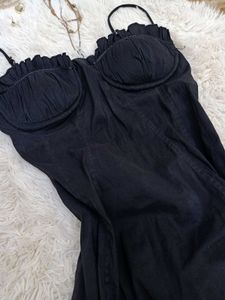 🖤Chic Black Ruffled Camisole Top🖤