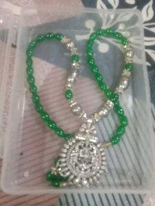 Elegant Green Beaded Necklace Set