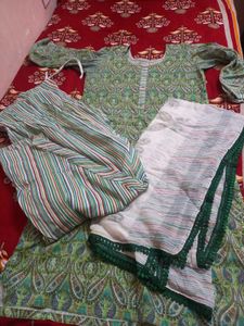Green Paisley Print Kurta Set with Dupatta