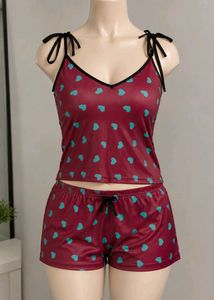 Cute Maroon Heart-Print 💚 Cami Top & Shorts Set