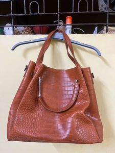 Stylish Croc-Embossed Shoulder Bag