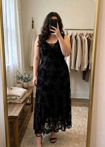 Elegant Black Floral Velvet Dress 36/38