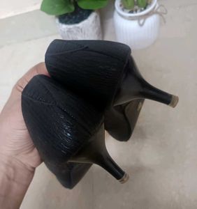 Classic Black Pointed Toe Heels