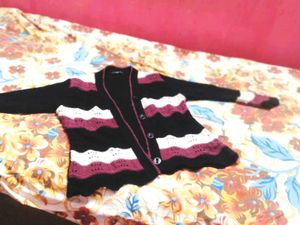Chic Black &amp; Burgundy Knit Cardigan