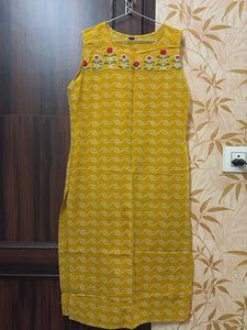Yellow Sleeveless Kurta with Floral Embroidery