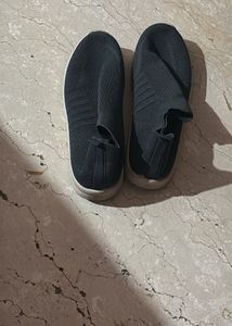 Stylish Dark Grey Slip-On Sneakers