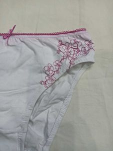 White 💛Cotton Briefs with Floral Detail