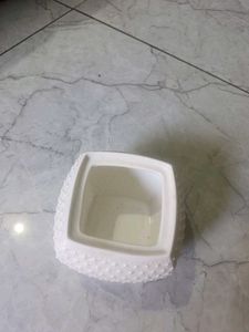 white ceramic pot