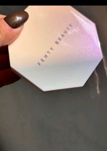 Fenty Beauty  Duo highlighter
