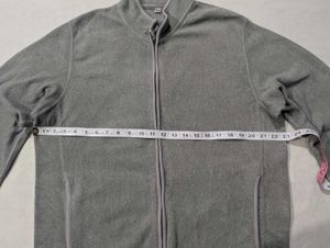 Uniqlo Men's Grey Fleece Jacket