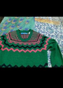Cozy Geometric Print Sweater and jeans free