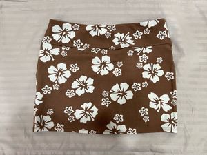 H&M Brown and White Floral Straight Mini 🌴🍍🌺
