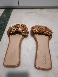 Brand new Stylish Chain Detail Flat Sandals