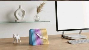 3d printed Gradient Desk Clock