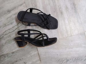 Stylish Black Strappy Sandals