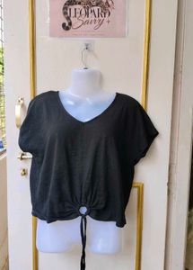 Chic Black Tie-Front Crop Top