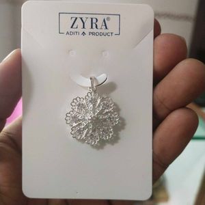 Pure Silver Elegant Snowflake Pendant