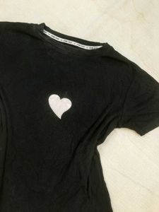 Cute Heart Graphic Black Tee