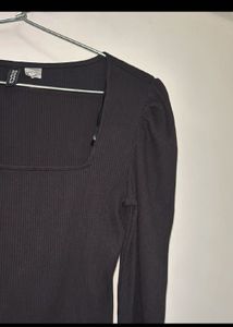 Puff- Sleeved H&amp; M Top🖤
